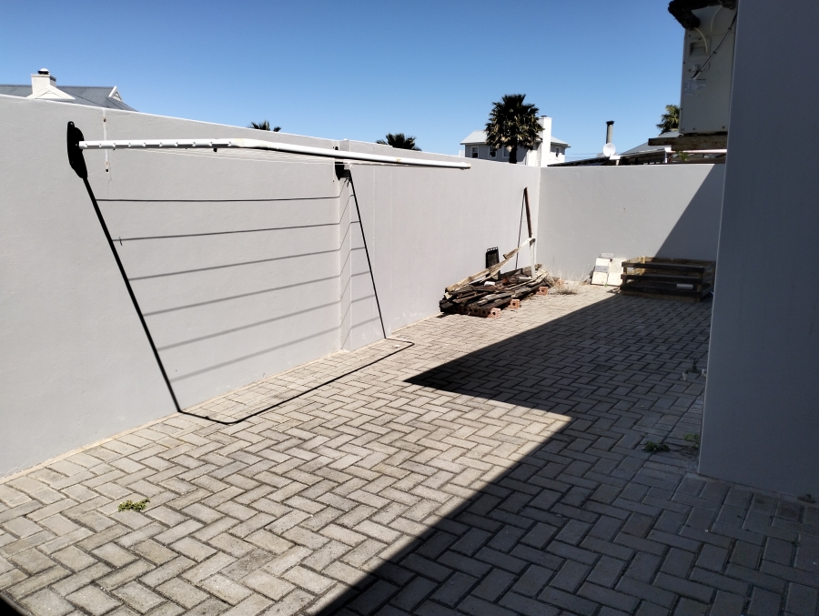 To Let 3 Bedroom Property for Rent in Marina Martinique Eastern Cape